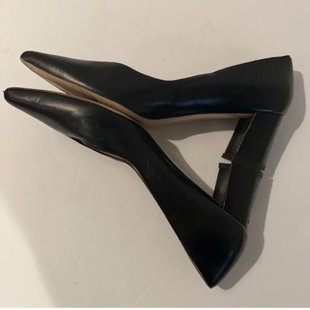 Authentic Stuart Weitzman designer black leather heels pumps sz 8